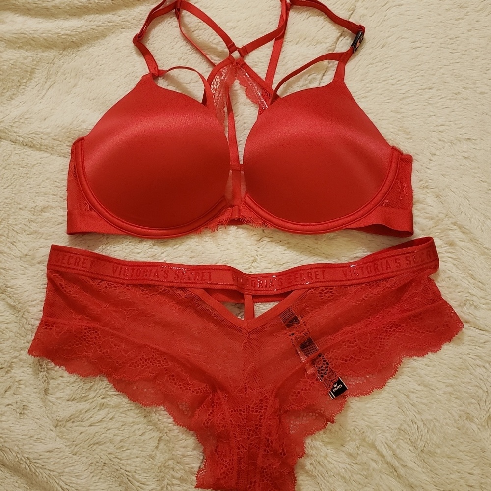 Victoria Secret set 34c bra and med panties
